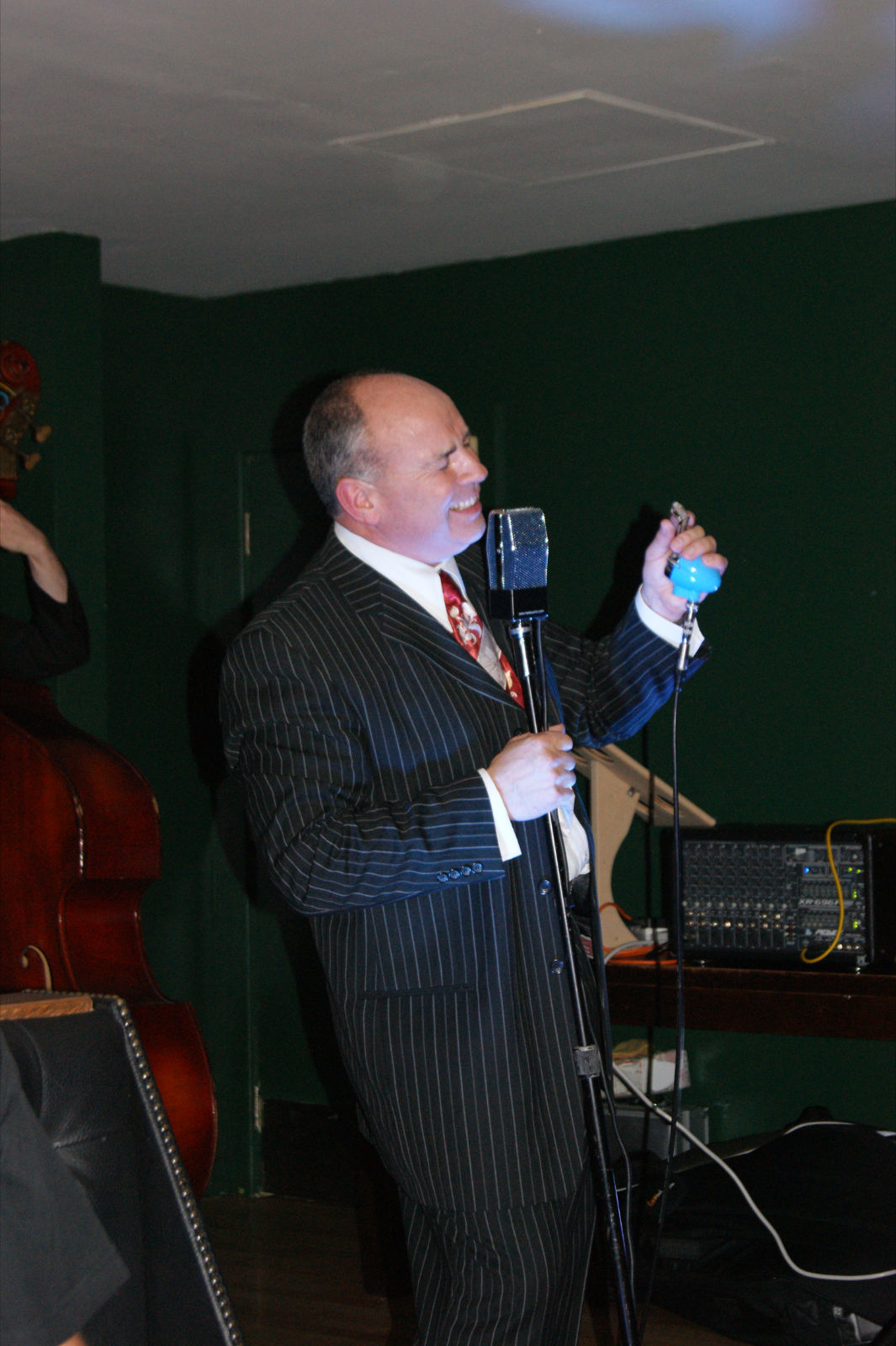 Tim Corbett - Blues Singer &
                              Harmonica / blues harp player